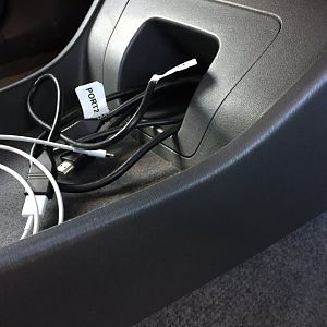 Floor tray with 2x USB and 1x HDMI