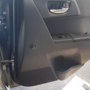Toyota Auris / Corolla Touring Sports 2014 rear door speaker installed