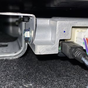 USB.mini.B.4.pin.plugged Into JBL Amp