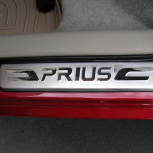 LITTLE RED PRIUS 2009