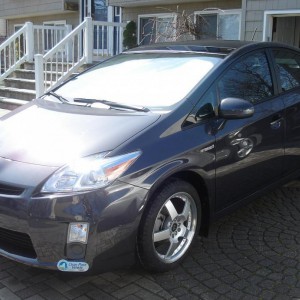 Prius IV- w/navigation and solar moonroof