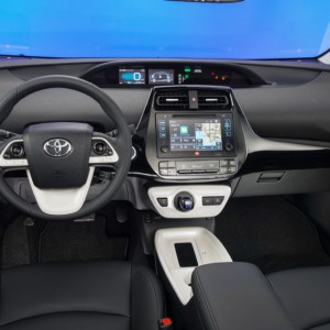 2016_Toyota_Prius_Four Touring_25960x720