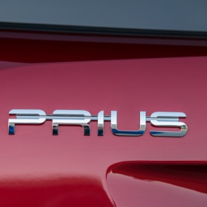 2016_Toyota_Prius_Four Touring_10960x720