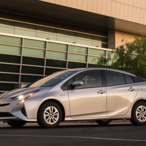 Prius-Two-08137960x720